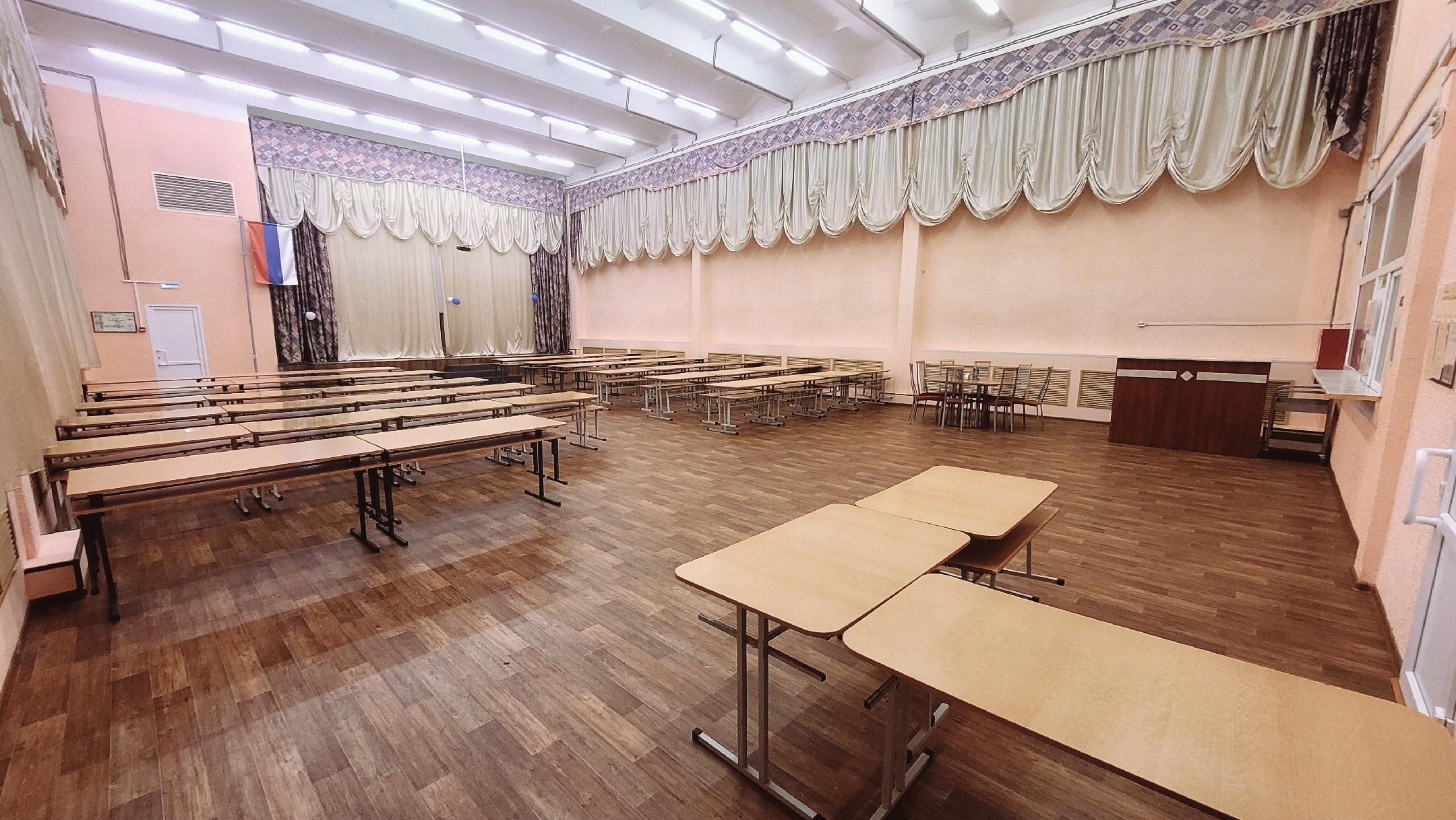 Изображения столовой.